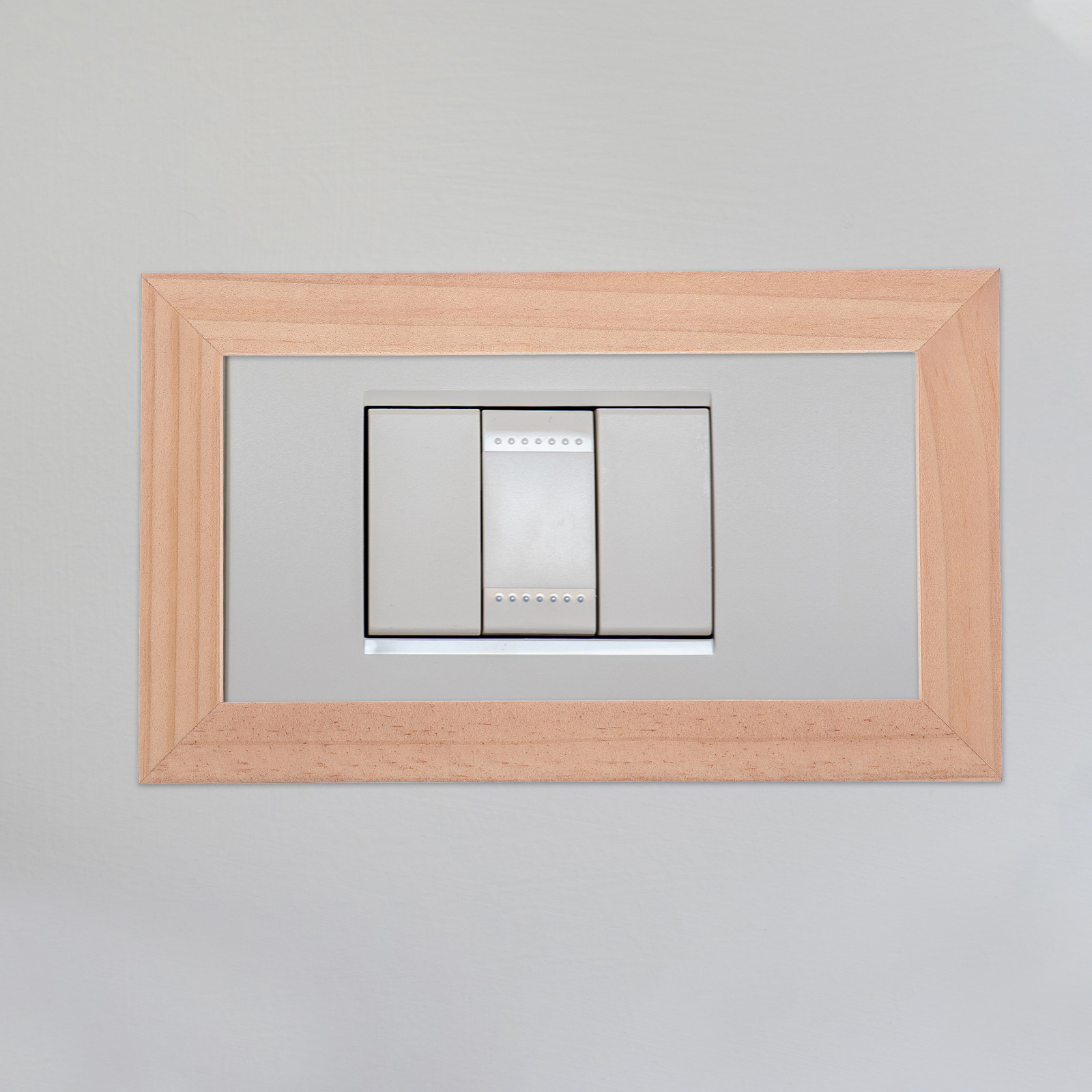 2-Slot Switch Outlet Wall Plat - Home Decor Outlet recension och pris